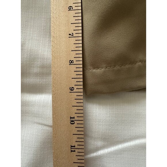 IZOD Golf Men's Shorts With 6 Pockets 2 with Zippers Beige Size 38 - Picture 6 of 8